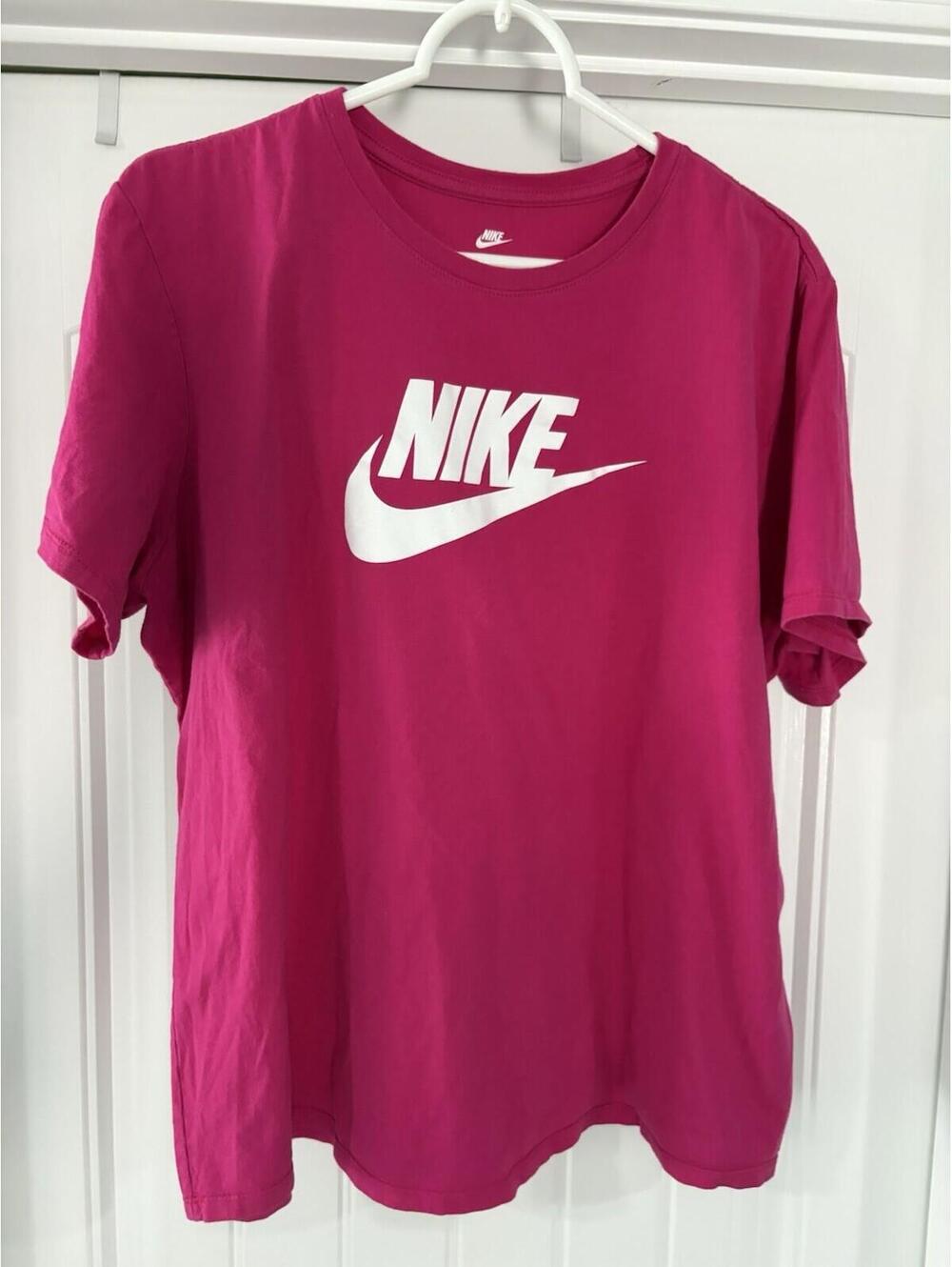 Nike Swoosh The Tee Shirt Women’s XXL Pink Short Sleeve